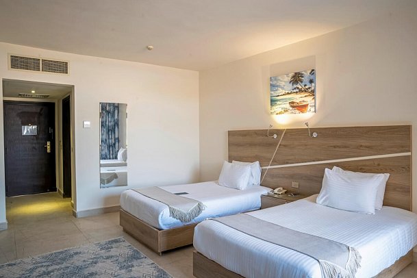 Blend Elphistone Resort - Wohnbeispiel Doppelzimmer Deluxe Poolblick (Zimmercodierung DDP)
