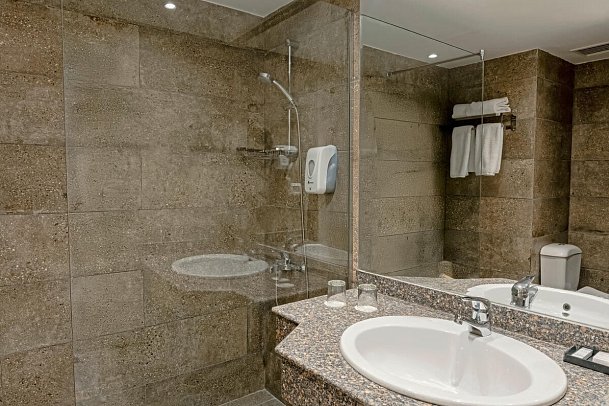 Blend Elphistone Resort - Beispiel Bad Doppelzimmer Elphistone Deluxe (Zimmercodierung DD4)