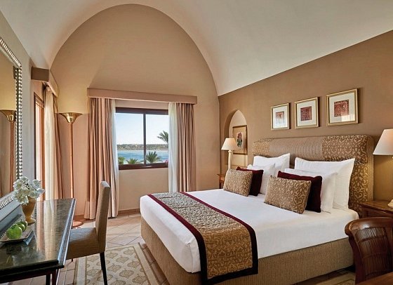 Steigenberger Coraya Beach - Wohnbeispiel Juniorsuite Pool-/ Garten-/ Meerblick (Zimmercodierung JBM)