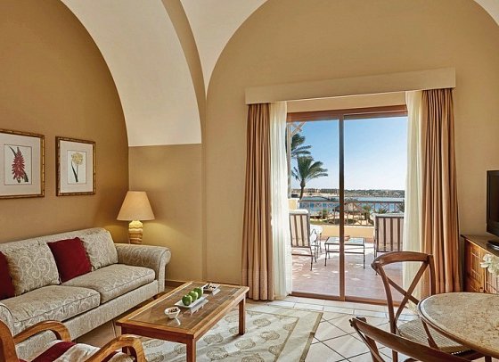 Steigenberger Coraya Beach - Wohnbeispiel Juniorsuite Pool-/Garten-/ Meerblick (Zimmercodierung JBM)