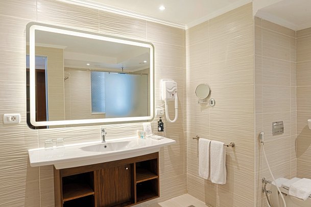 Diamond Beach by Pearl Resort - Beispiel Bad Suite Swim Up (Zimmercodierungen WBQ & W2Q)