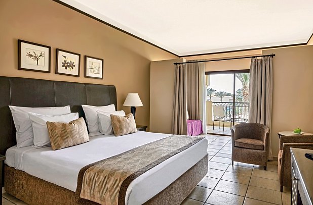 JAZ Lamaya Resort - Wohnbeispiel Familienzimmer Poolblick (Zimmercodierung F2P)