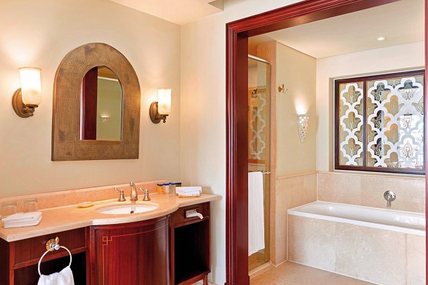 Pickalbatros The Palace Port Ghalib - Beispiel Bad Doppelzimmer Standard Gartenblick (Zimmercodierungen DGG, DCG, DGP & DCP)