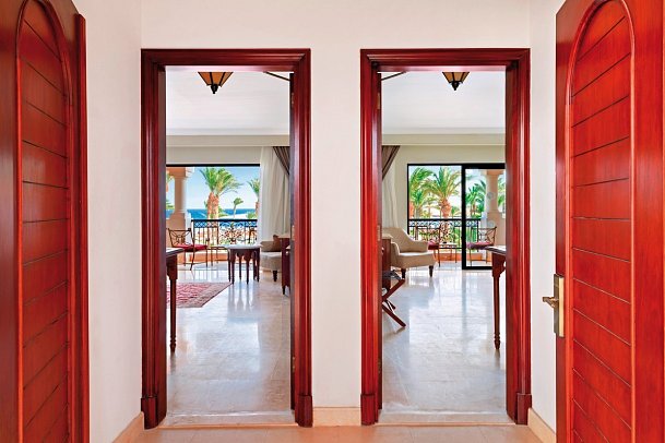 Pickalbatros The Palace Port Ghalib - Wohnbeispiel Familienzimmer Verbindungstür (Zimmercodierungen F1G, F2P & F1M)