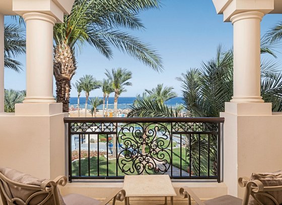 Pickalbatros The Palace Port Ghalib - Beispiel Balkon Doppelzimmer Standard Meerblick (Zimmercodierungen DGM & DCM)