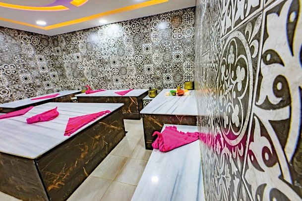 Flamenco Beach & Resort