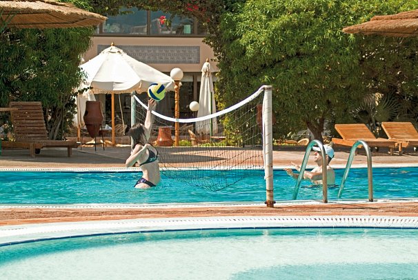 Flamenco Beach & Resort