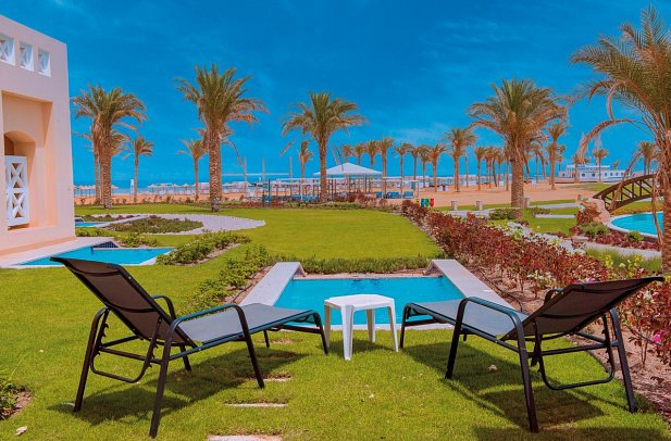 Sataya Resort - Beispiel Terrasse Doppelzimmer Premium outdoor Jacuzzi (Zimmercodierung WMM)