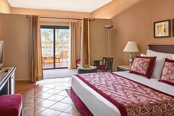 JAZ Solaya - Wohnbeispiel Familienzimmer Poolblick (Zimmercodierung FBP)