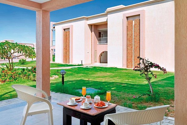 Pickalbatros Sea World Resort - Beispiel Balkon Doppelzimmer Standard Gartenblick (Zimmercodierungen DGG, DCG, DFG & EFG)