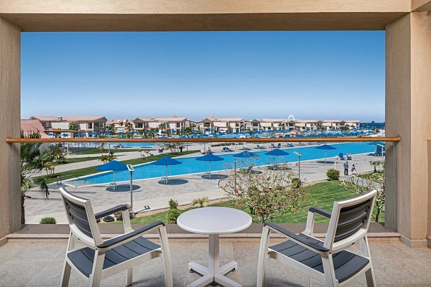 Pickalbatros Sea World Resort - Beispiel Balkon Juniorsuite Poolblick (Zimmercodierung JB1)