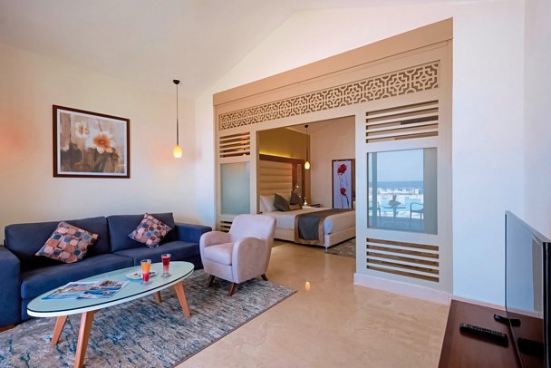 Pickalbatros Sea World Resort - Wohnbeispiel Juniorsuite Meerblick (Zimmercodierung J1M)