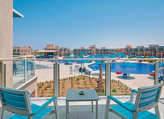 Pickalbatros Sea World Resort - Beispiel Balkon Suite Deluxe Poolblick (Zimmercodierung WDP)