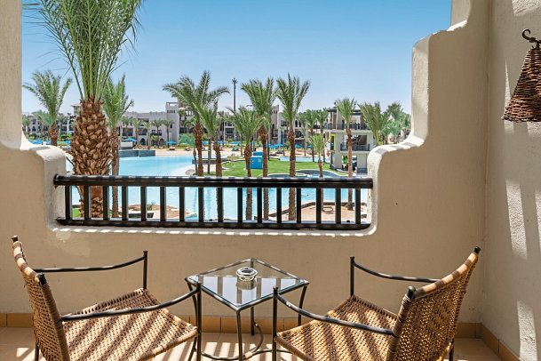 Pickalbatros Sands Port Ghalib - Beispiel Balkon Doppelzimmer Standard Poolblick (Zimmercodierungen DGP & DCP)