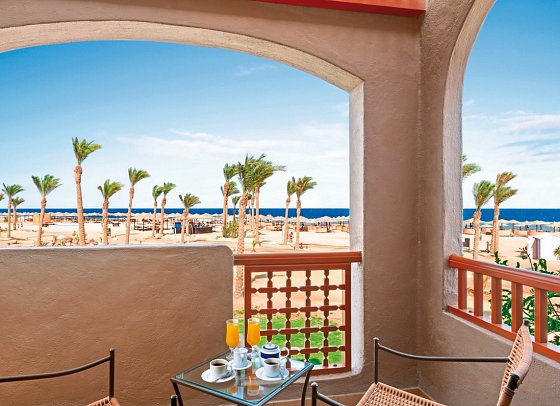 Pickalbatros Sands Port Ghalib - Beispiel Balkon Doppelzimmer Standard Meerblick (Zimmercodierungen DGM, DCM & F2M)
