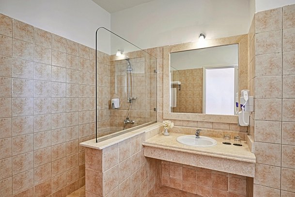 JAZ Neo Reef Marsa - Beispiel Bad Doppelzimmer Standard (Zimmercodierungen DGG, DCG, DGP, DCP, DGM & DCM)