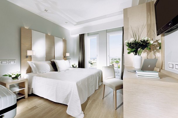 Hotel Ambasciatori - Wohnbsp. Doppelzi. Superior seitl. Meerblick (Zimmercodierung DSN)