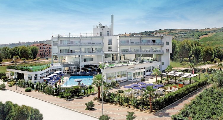 SeaPark Resort & Spa