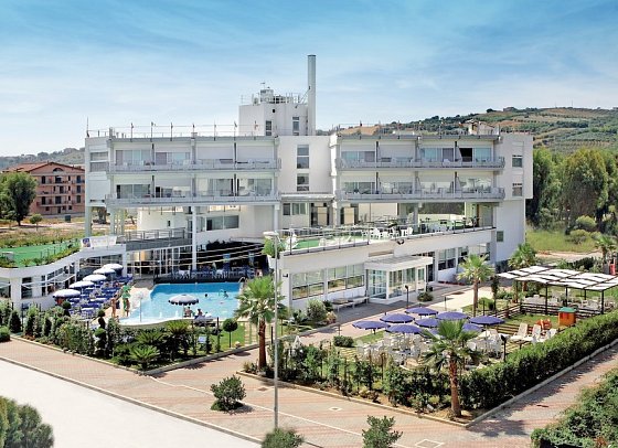 SeaPark Resort & Spa