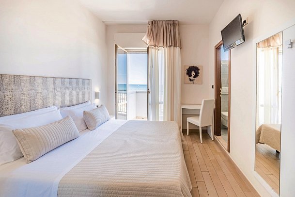 Hotel Soraya - Wohnbeisiel Doppelzimmer Meerblick (Zimmercodierung D1M)