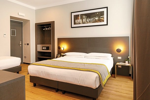 The Cross - Wohnbeispiel Dreibettzimmer Superior (Zimmercodierung TS1)