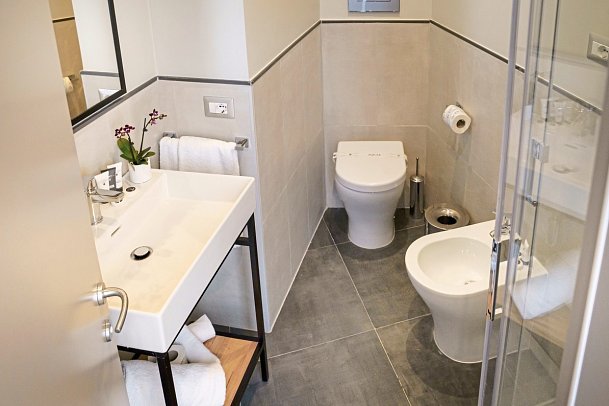 The Cross - Beispiel Bad Doppelzimmer (Zimmercodierung DB1)