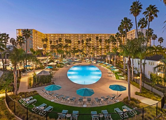 Town & Country Resort