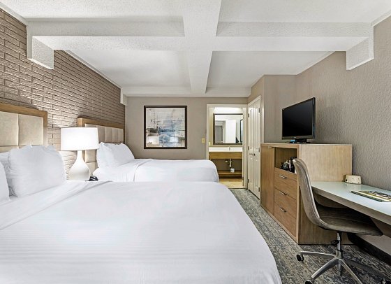 Best Western Plus Savannah Historic District - Wohnbeispiel Two Queen Beds (Zimmercodierung UG1)