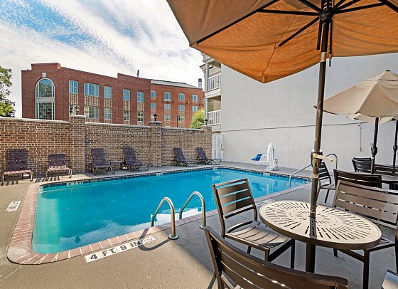 Best Western Plus Savannah Historic District