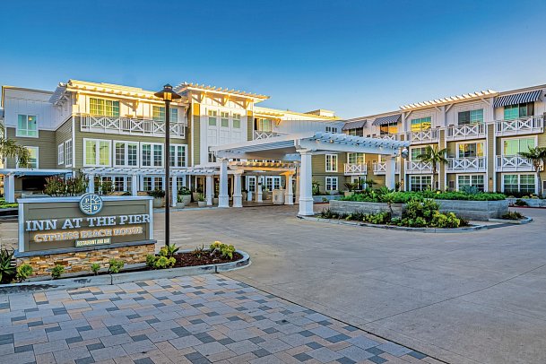 Inn at the Pier Pismo Beach, Curio Collection by Hilton