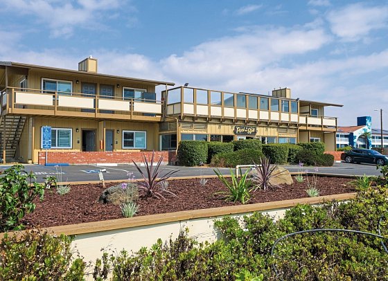 Silver Surf Motel