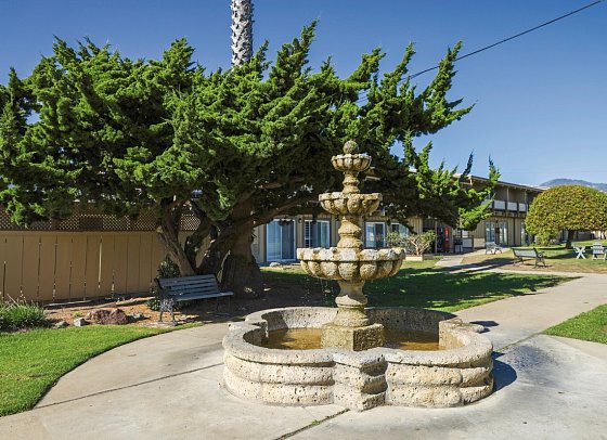 Silver Surf Motel