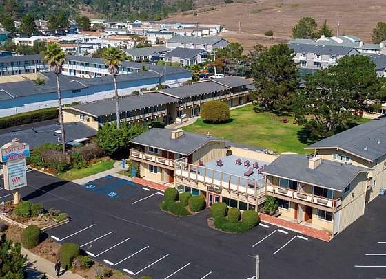 Silver Surf Motel