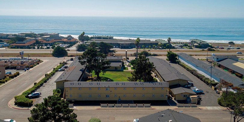 Silver Surf Motel