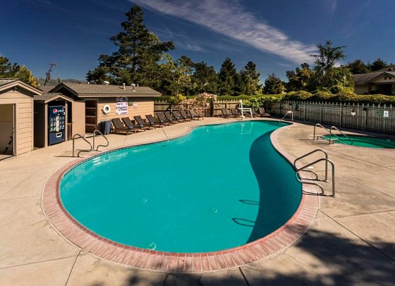 Cambria Pines Lodge