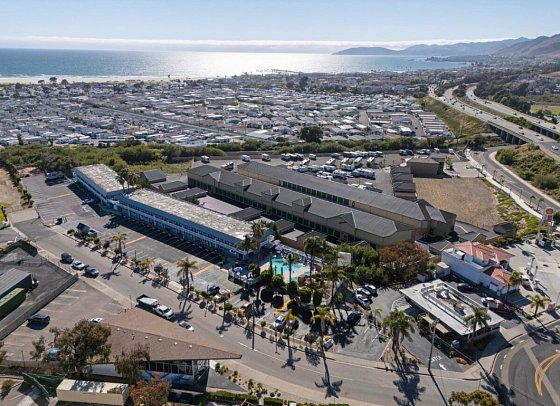 The Grove at Pismo Beach
