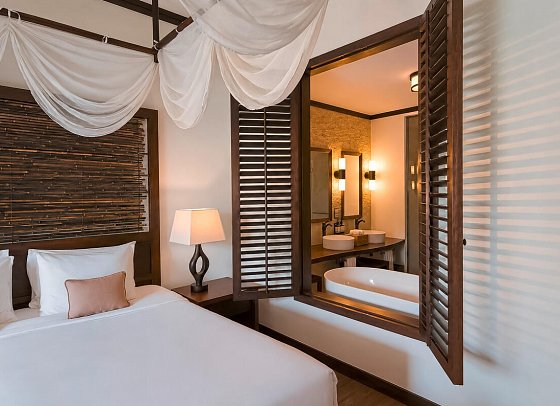 STORY Seychelles - Beispiel Bad Junior Suite (Zimmercodierungen JB1, JB8, JH1, JBG, JX8, JH2, WI1 & WI8)