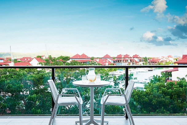 Eden Bleu Hotel - Wohnbeispiel Deluxe Marina View (Zimmercodierung UDH)