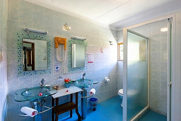 The Islander Hotel - Beispiel Bad Superior Apartment with Kitchenette (Zimmercodierung AS1)