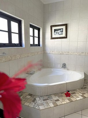 Chateau St. Cloud - Beispiel Bad Chateau Deluxe (Zimmercodierung UD1)