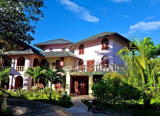 Castello Beach Hotel