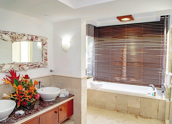 Village du Pecheur - Beispiel Bad Beachfront Terrace Suite (Zimmercodierungen WBM & WHM)