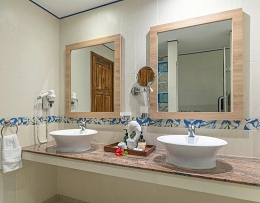 Acajou Beach Resort - Beispiel Bad Premium Deluxe (Zimmercodierungen UD1 & UH7)