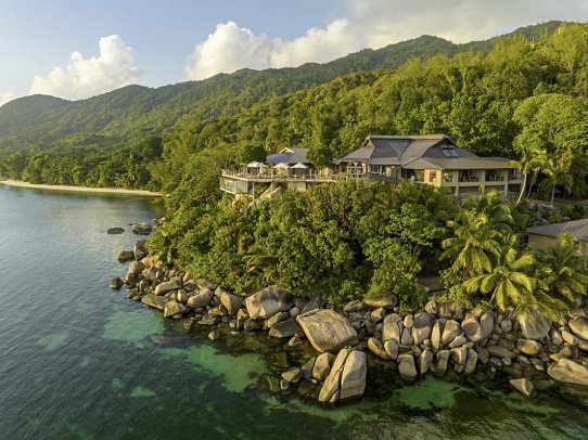 Coco de Mer & Black Parrot Suites