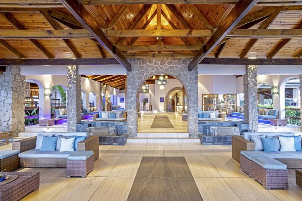 Coco de Mer & Black Parrot Suites