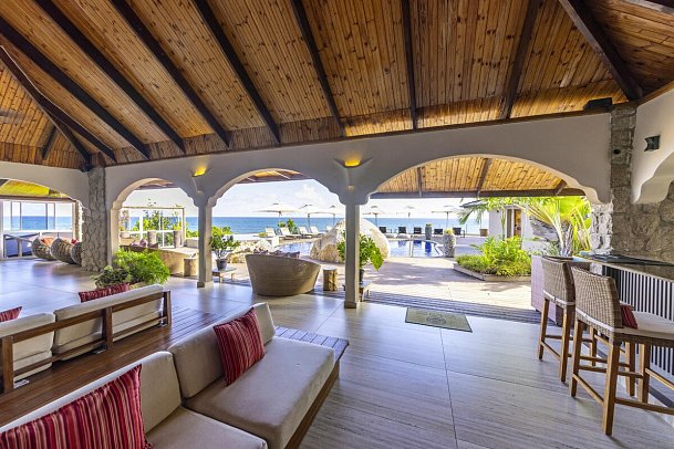 Coco de Mer & Black Parrot Suites