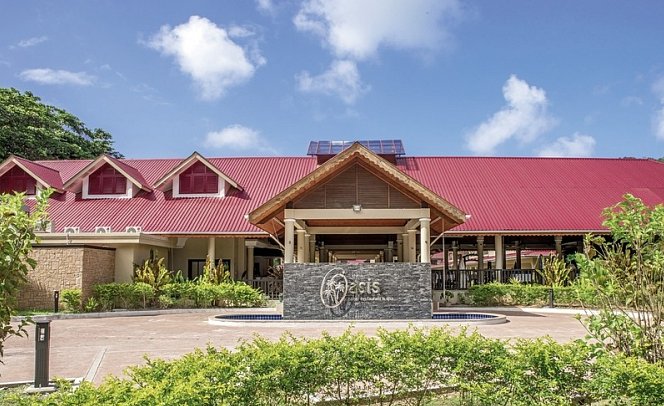 The Oasis Hotel Restaurant & Spa