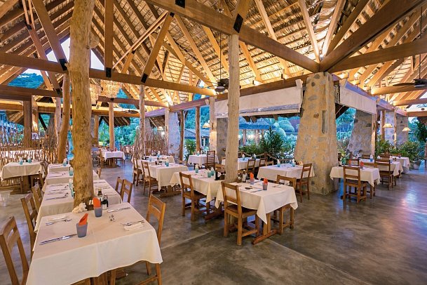 Les Lauriers Eco Hotel & Restaurant