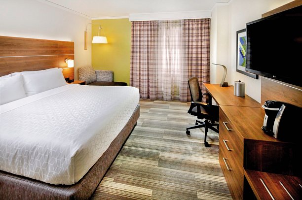 Holiday Inn Express and Suites Fisherman's Wharf - Wohnbeispiel 1 King Bed (Zimmercodierung UG2)