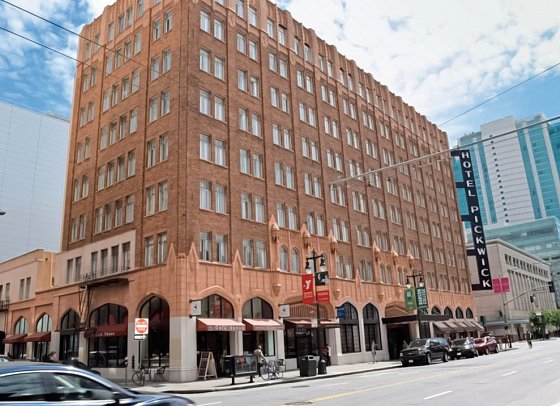 Pickwick Hotel